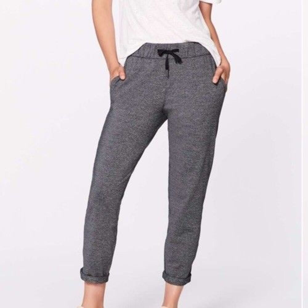 Lululemon Size 2 On the Fly 7/8 Pants Heathered Gray